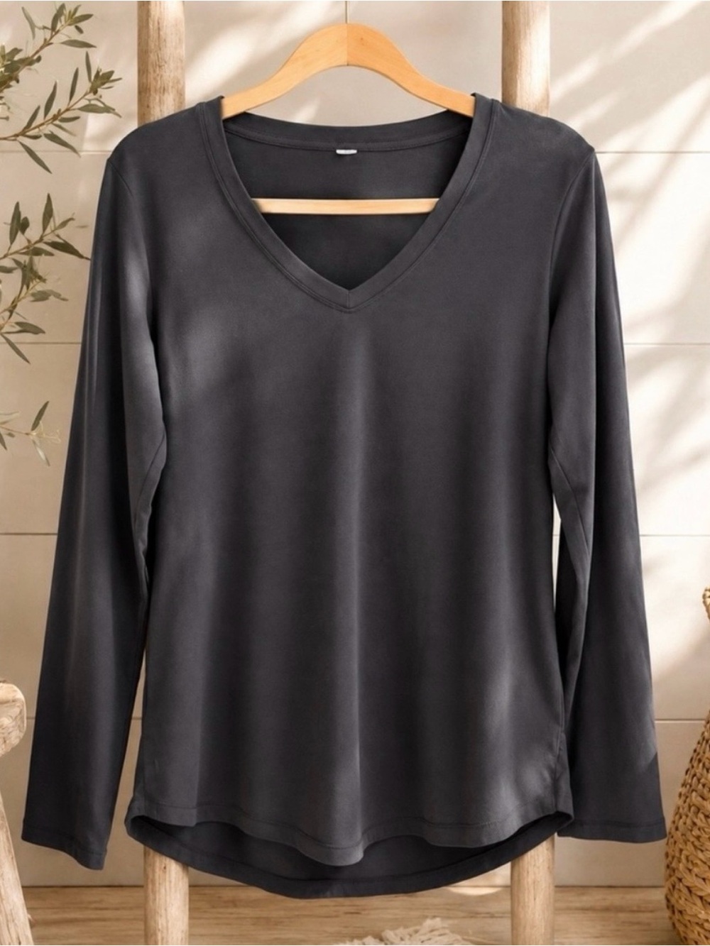 ✨ Classic Black Long Sleeve Shirt V Neck Layering Stretch Knit Top Size M ✨